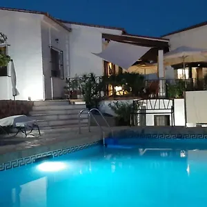 Peinado Grande Village Málaga